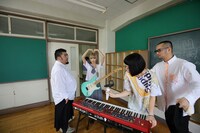 夕食ホット「1903」ミュージックビデオ撮影の様子。