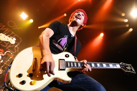 HIROKAZ（G）（Photo by Viola Kam[V'z Twinkle]）