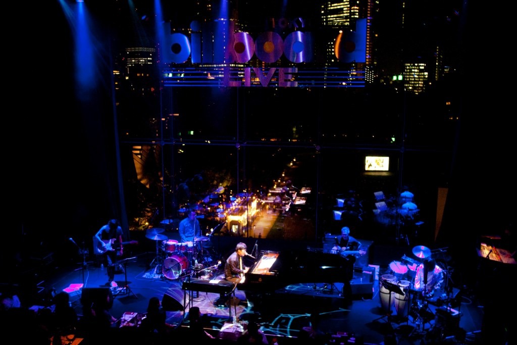 「SPECIAL LIVE "RESPECT Vol.1"」の様子。（写真提供：アリオラジャパン）