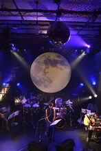 「Kaede 生誕祭 ～月見ルAcoustic live～」の様子。