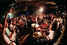 9月4日に開催された「Unknown Tokyo」でのavengers in sci-fiのライブの様子。（撮影：西槇太一）