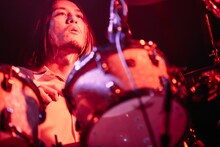 9月4日に開催された「Unknown Tokyo」でのavengers in sci-fiのライブの様子。（撮影：西槇太一）