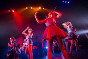 「PASSPO☆フライトツアー ROCK周年ツアー アリガート便」初日公演の様子。
