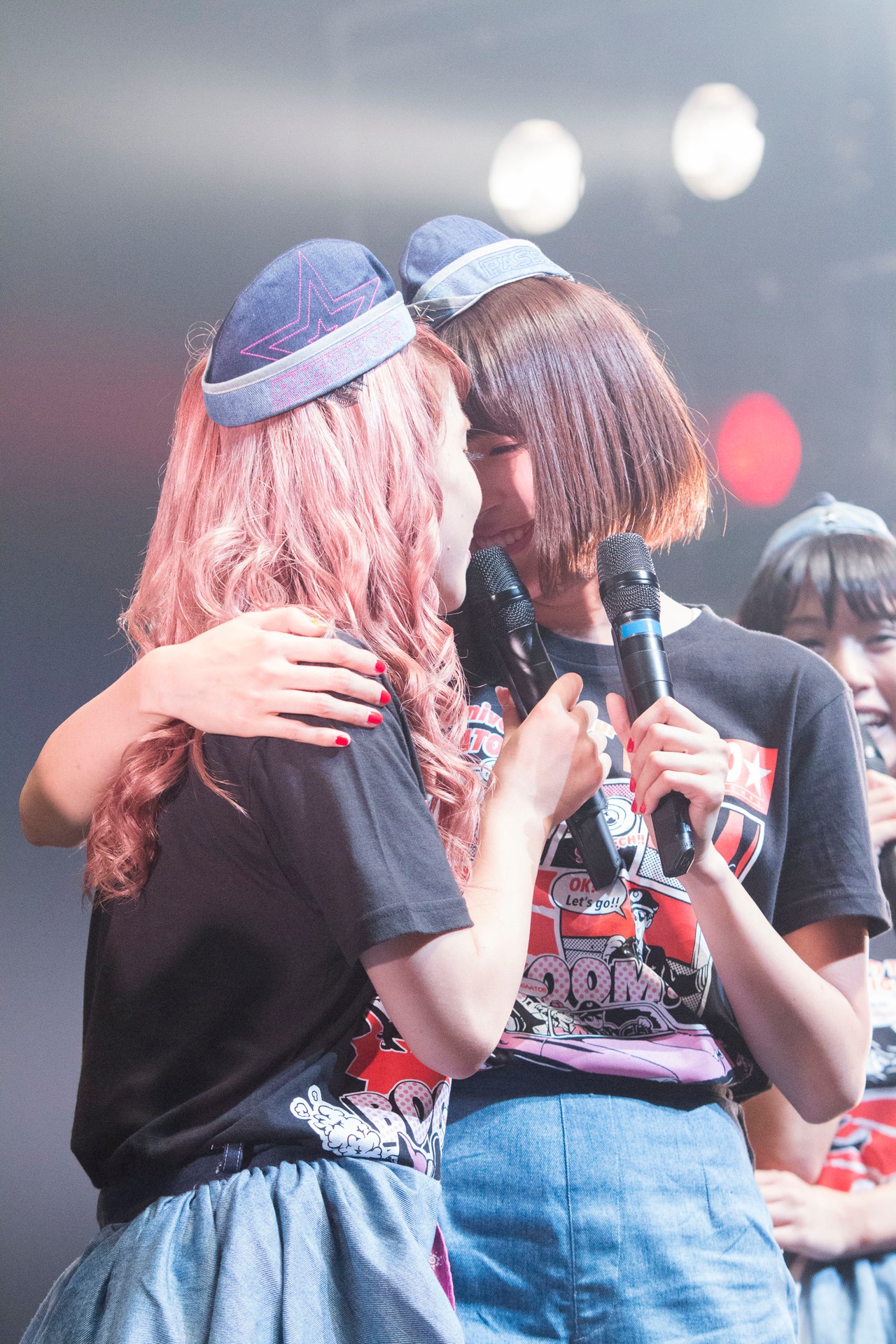 手前から玉井杏奈、藤本有紀美。