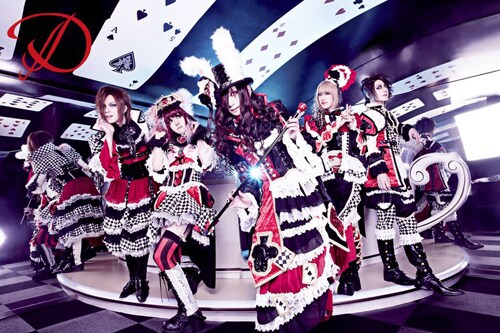 D、活動休止経て1年2カ月ぶりシングル「HAPPY UNBIRTHDAY」