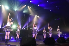 「愛乙女★DOLL 6thワンマンライブin渋谷公会堂～君と見る七色の流れ星☆願いを込めて歌う歌！聴かなきゃ“こうかい”しちゃうぞ！」の様子。
