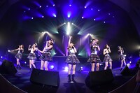 「愛乙女★DOLL 6thワンマンライブin渋谷公会堂～君と見る七色の流れ星☆願いを込めて歌う歌！聴かなきゃ“こうかい”しちゃうぞ！」の様子。