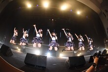 「愛乙女★DOLL 6thワンマンライブin渋谷公会堂～君と見る七色の流れ星☆願いを込めて歌う歌！聴かなきゃ“こうかい”しちゃうぞ！」の様子。