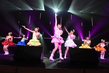 「愛乙女★DOLL 6thワンマンライブin渋谷公会堂～君と見る七色の流れ星☆願いを込めて歌う歌！聴かなきゃ“こうかい”しちゃうぞ！」の様子。