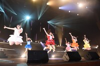 「愛乙女★DOLL 6thワンマンライブin渋谷公会堂～君と見る七色の流れ星☆願いを込めて歌う歌！聴かなきゃ“こうかい”しちゃうぞ！」の様子。