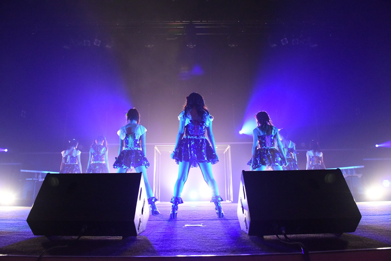 「愛乙女★DOLL 6thワンマンライブin渋谷公会堂～君と見る七色の流れ星☆願いを込めて歌う歌！聴かなきゃ“こうかい”しちゃうぞ！」の様子。