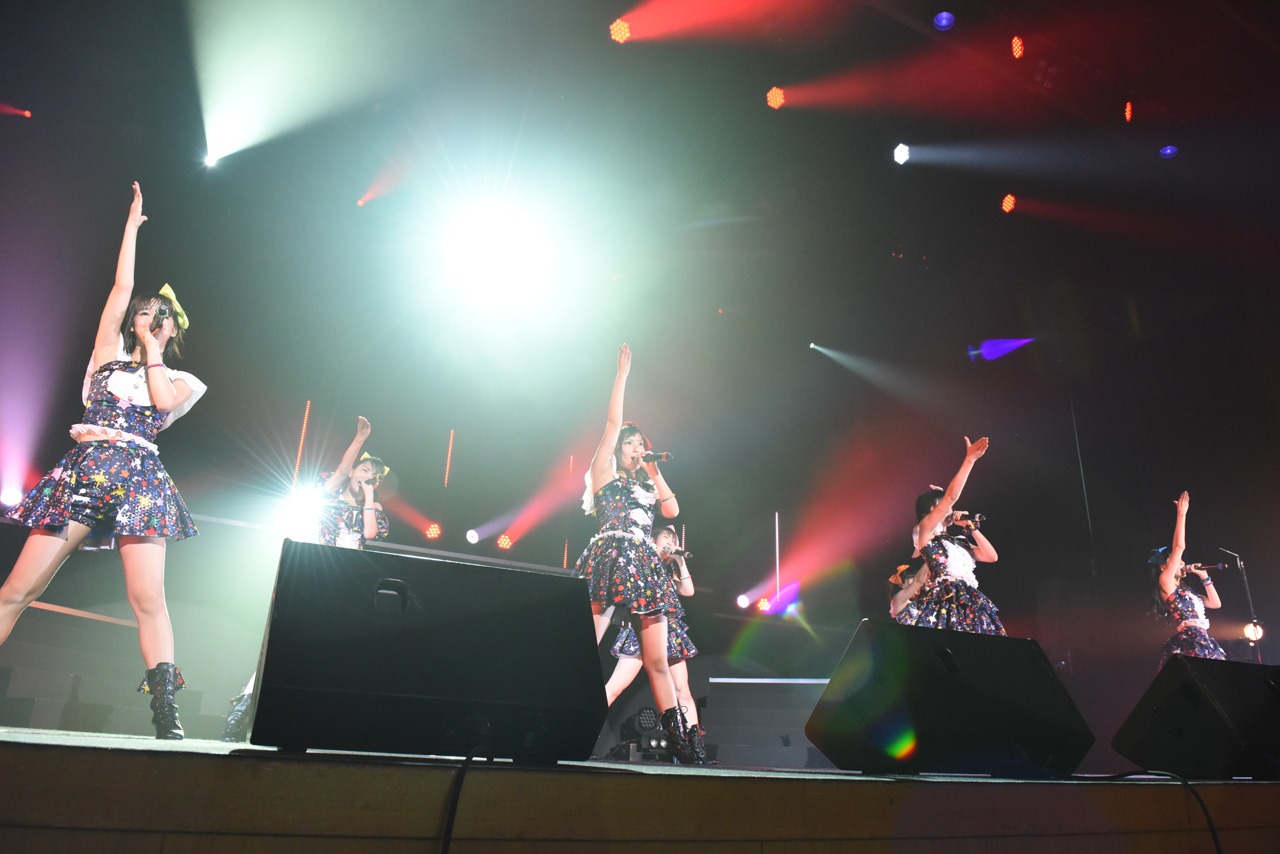「愛乙女★DOLL 6thワンマンライブin渋谷公会堂～君と見る七色の流れ星☆願いを込めて歌う歌！聴かなきゃ“こうかい”しちゃうぞ！」の様子。