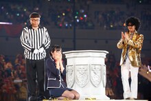 優勝が決定し、泣き崩れる藤田奈那。(c)AKS
