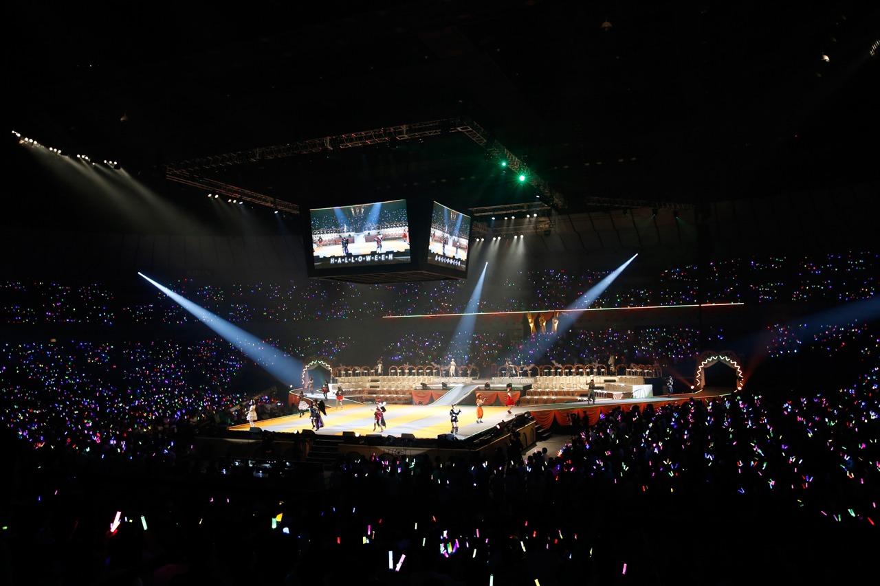 「AKB48グループ じゃんけん大会 2015」の様子。(c)AKS
