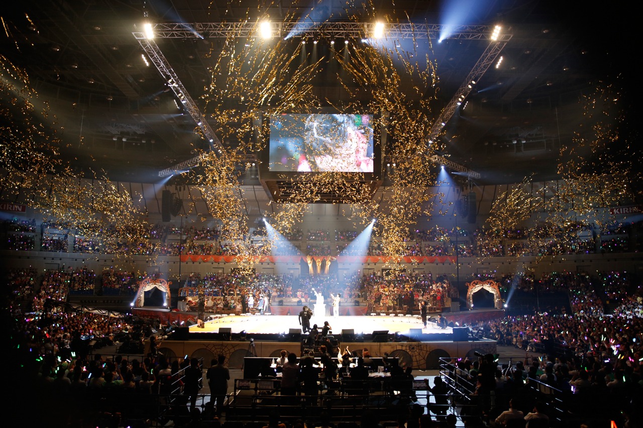 「AKB48グループ じゃんけん大会 2015」の様子。(c)AKS