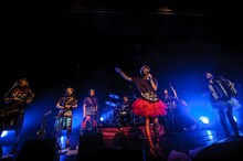 「チャラン・ポ・ランタンと愉快なカンカンバルカン ツアー2015 “チャラン穂 秋の大収穫祭”」LIQUIDROOM公演の様子。（撮影：タカハシアキラ）