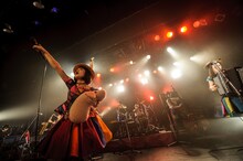 「チャラン・ポ・ランタンと愉快なカンカンバルカン ツアー2015 “チャラン穂 秋の大収穫祭”」LIQUIDROOM公演の様子。（撮影：タカハシアキラ）