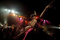 もも（Vo）（撮影：タカハシアキラ）