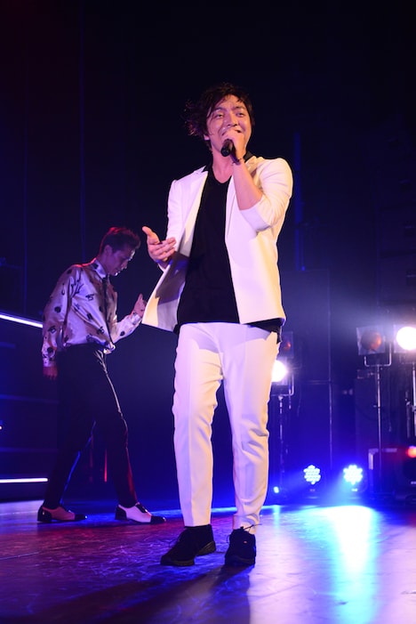 「DAICHI MIURA LIVE TOUR 2015 "FEVER"」神奈川県民ホール公演の様子。 （写真提供：写真提供：エイベックス・ミュージック・クリエイティヴ）