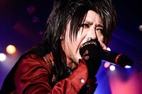 Dar'k～ness（Vo）（Photo by Yasuhiro Ohara）
