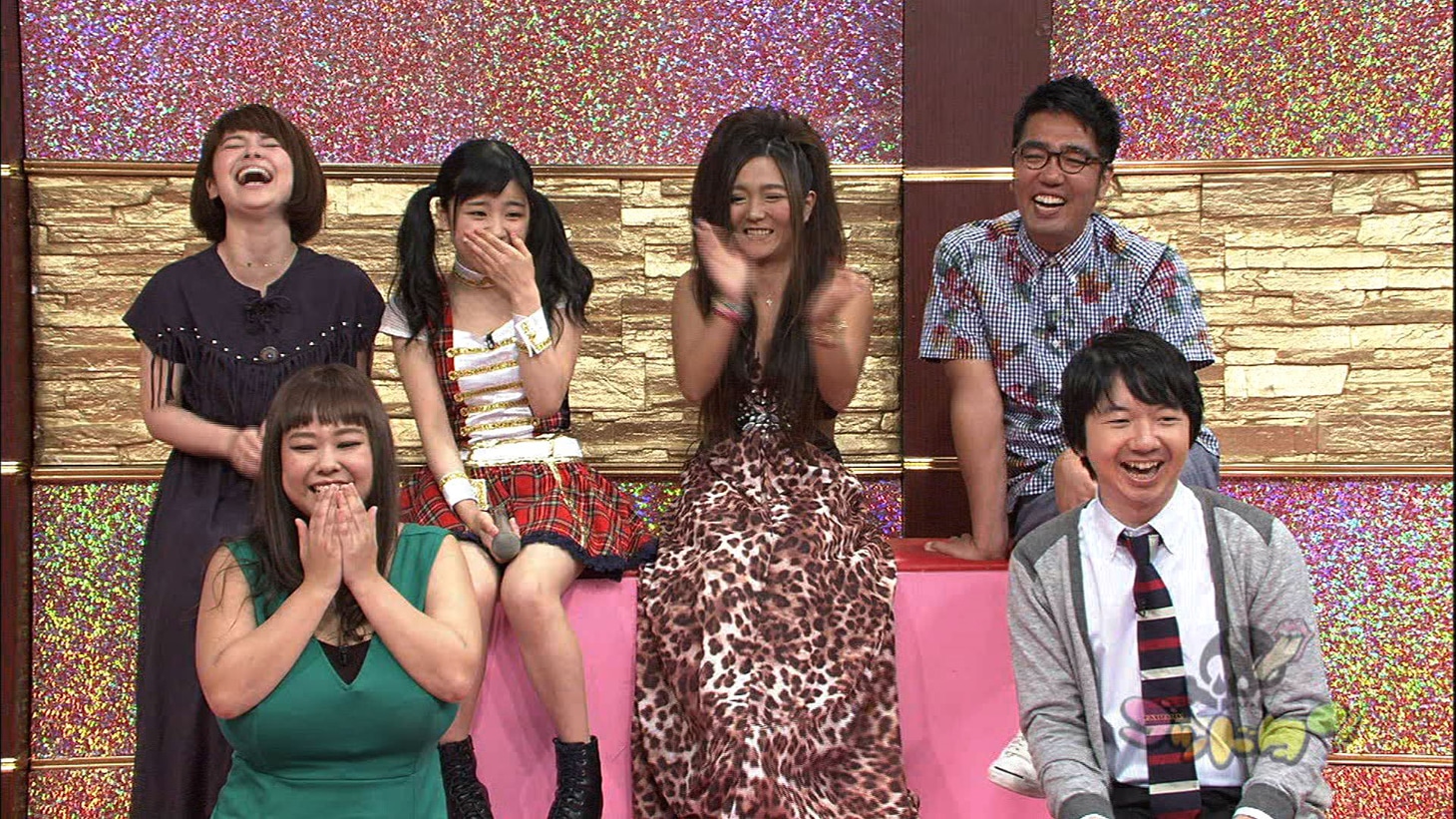 「ゴッドタン出演者懇親会」のワンシーン。小池美由は後列左から2番目。(c)テレビ東京