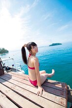 写真集「高柳明音ファースト写真集 ちゅり」より。