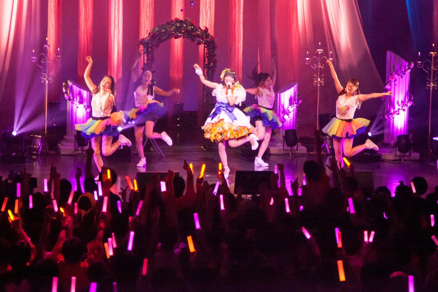 「大橋彩香 バースデーイベント ～はっしーバースデー2015～」の様子。（写真提供：ランティス）