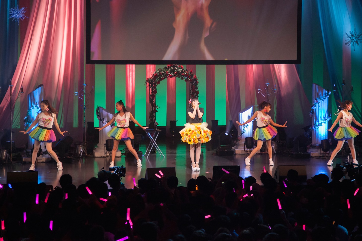 「大橋彩香 バースデーイベント ～はっしーバースデー2015～」の様子。（写真提供：ランティス）