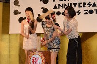 餅をつくPerfume。