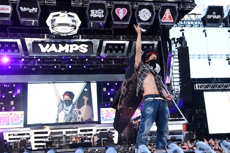 VAMPS（撮影：釘野孝宏）