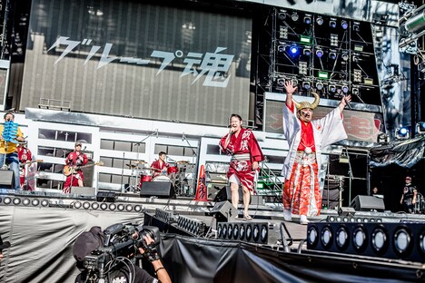 グループ魂（撮影：青木カズロー）