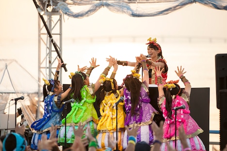 チームしゃちほこ（撮影：中野修也）