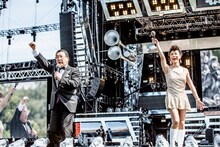 左から徳光和夫、ミッツ・マングローブ。（撮影：青木カズロー）