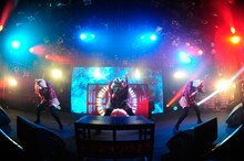 あゆみくりかまき「ボクらの熊魂2015 ～汗と感動の涙でデトックス編～」の様子。（撮影：岸田哲平）