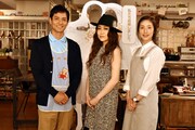 左から沢村一樹、JUJU、天海祐希。