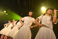 アイドルネッサンス「アキバで想い出トラベルネッサンスvol.6 橋本佳奈卒業公演」の様子。