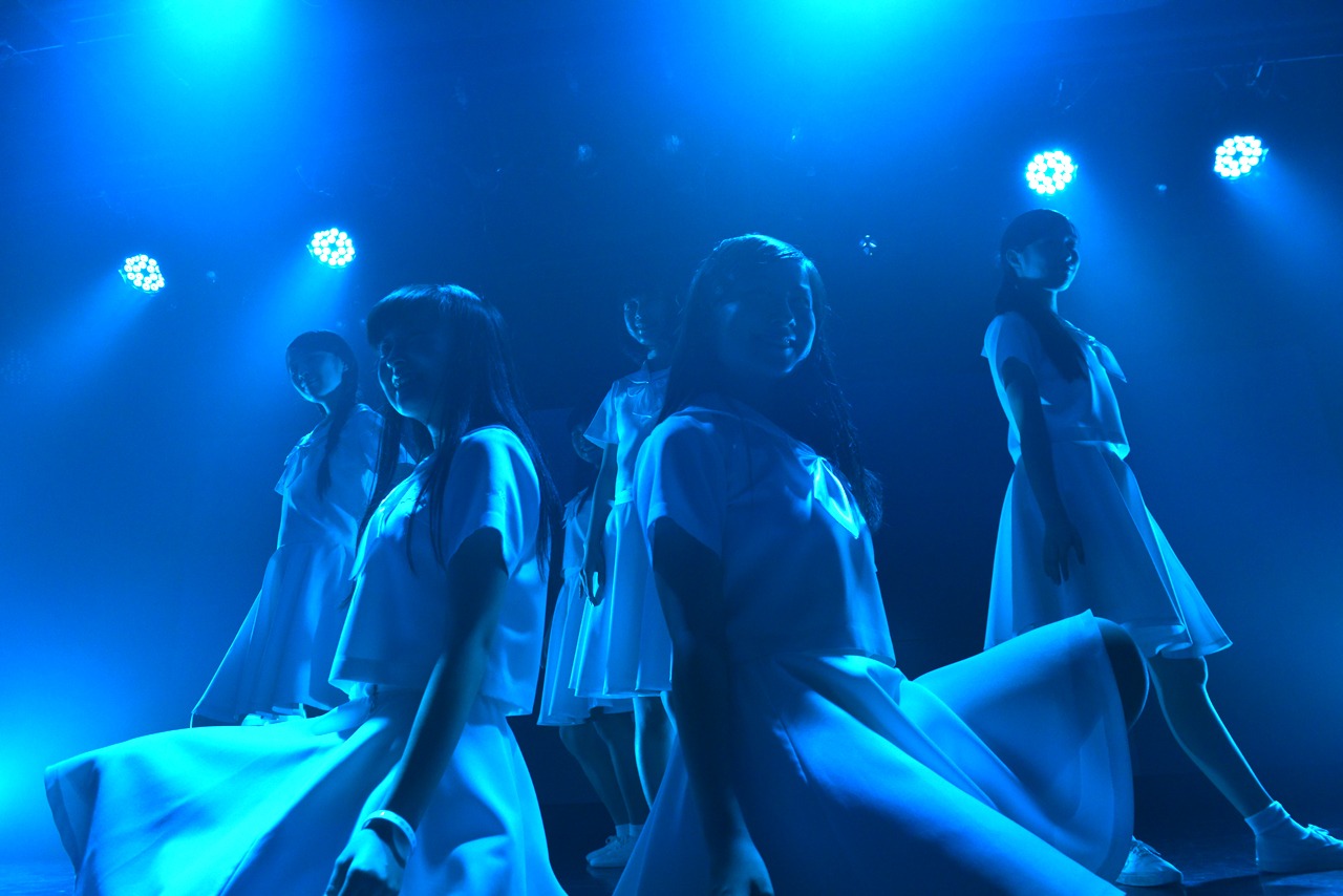 アイドルネッサンス「アキバで想い出トラベルネッサンスvol.6 橋本佳奈卒業公演」の様子。