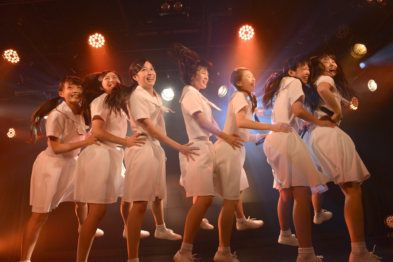 アイドルネッサンス「アキバで想い出トラベルネッサンスvol.6 橋本佳奈卒業公演」の様子。