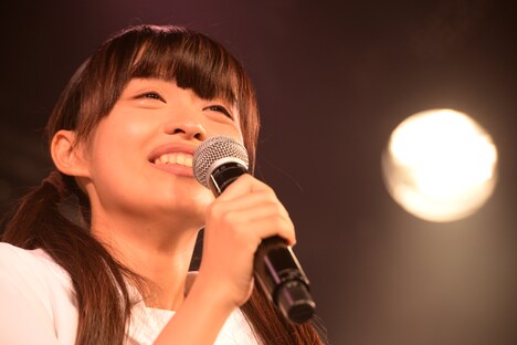 最後のメッセージを届ける橋本佳奈。