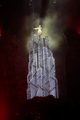 水樹奈々「NANA MIZUKI LIVE ADVENTURE 2015」埼玉・西武プリンスドーム公演の様子。（Photo by hajime Kamiiisaka）