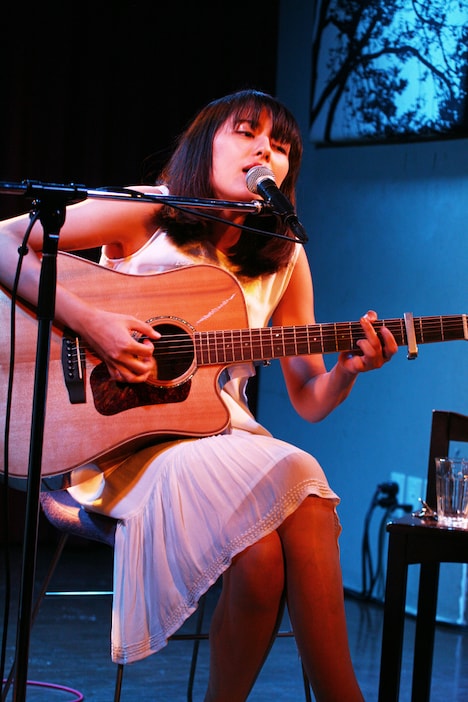 沖ちづる（撮影：三島タカユキ）