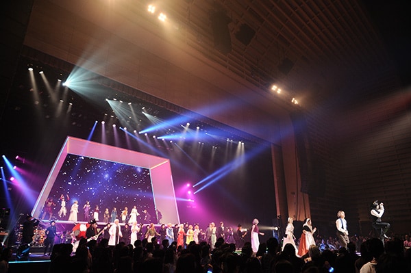 Sound Horizonのライブイベント「9th Story Concert『Nein』~西洋骨董屋根裏堂へようこそ~」の様子。(提供:ポニーキャニオン)