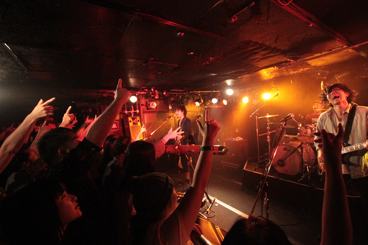 LOST IN TIME、cinema staffとの熱演でツアー開幕