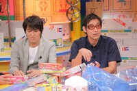 左から千原ジュニア、小宮山雄飛。 (c)CTV