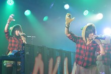 あゆみくりかまき「ボクらの熊魂2015 ～汗と感動の涙でデトックス編～」の様子。