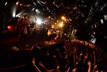 ドラマチックアラスカ「アラスカナイズワンマンツアー 2015『シティーポップをはじめよう』」東京公演の様子。（撮影：橋本塁）