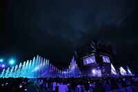 AAA「AAA 10th Anniversary SPECIAL 野外LIVE in 富士急ハイランド」の様子。（写真提供：avex music creative）