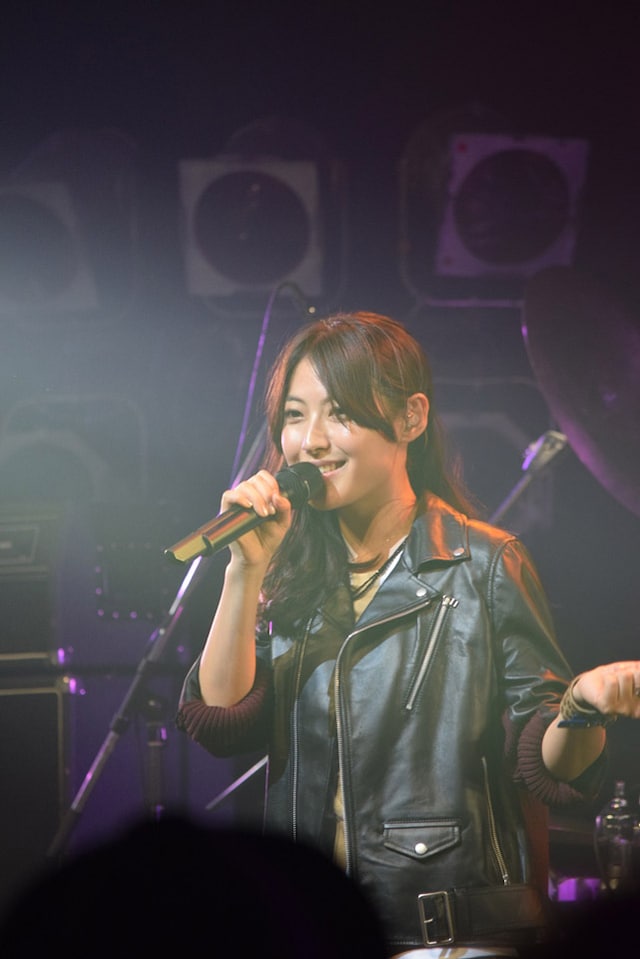 MIORI（Vo）こと瀧本美織。（写真提供：ソニー・ミュージックレコーズ）