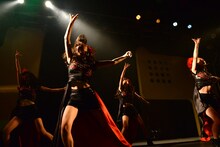 東京女子流「TOKYO GIRLS' STYLE presents LIVE PARTY 2015 -RED-」の様子。