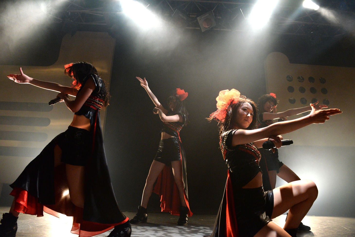 東京女子流「TOKYO GIRLS' STYLE presents LIVE PARTY 2015 -RED-」の様子。
